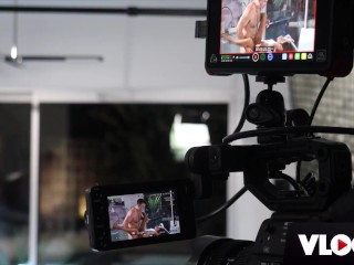 Glamorous Wonder Cecilia Lion Does It Right