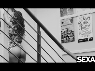 Inviting Morsel Lola Reve Attracts With Her Ass