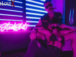 Radiant Cupcake Brooklyn Gray Craves To Fondle Her Butt